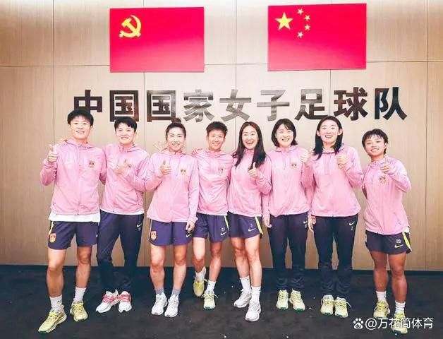 我告诉你薇薇，你就是被他之前一呼百应的假象给欺骗了。
